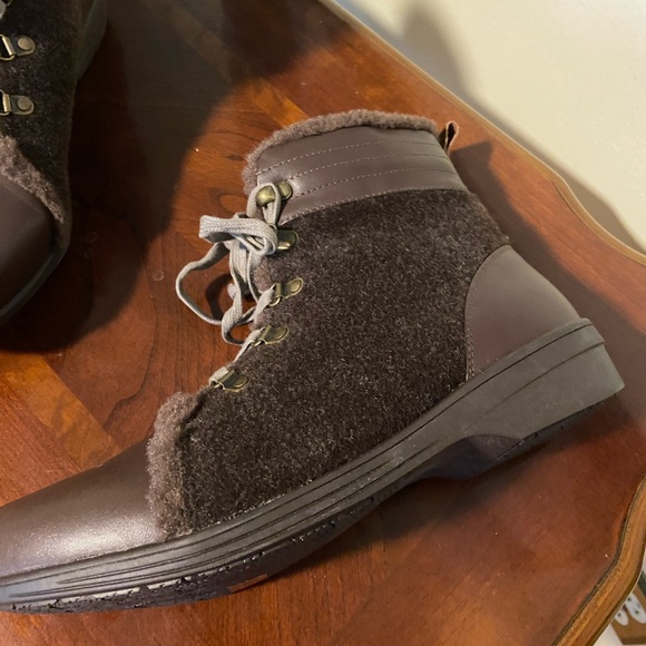 2/$20 SALE Spenco brand Ladies boots - Picture 8 of 8